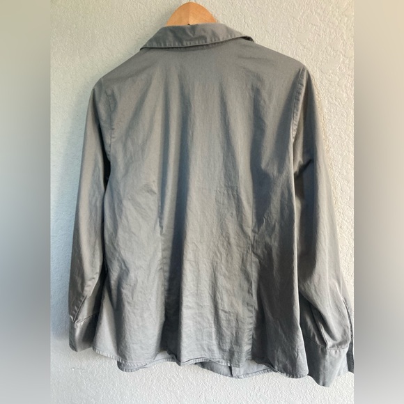 Lane Bryant Button Blouse Long Sleeve V Neck GRAY GUC Size 16 - Picture 7 of 7